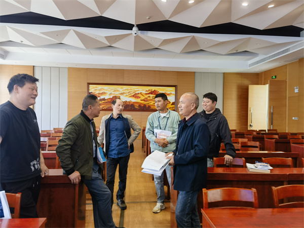 7 考后學員討論照_20250514165232.jpg